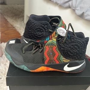 BHM Kyrie Sz 12